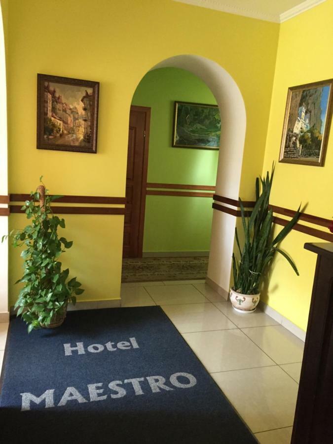Maestro Hotel Ostroh Exterior foto